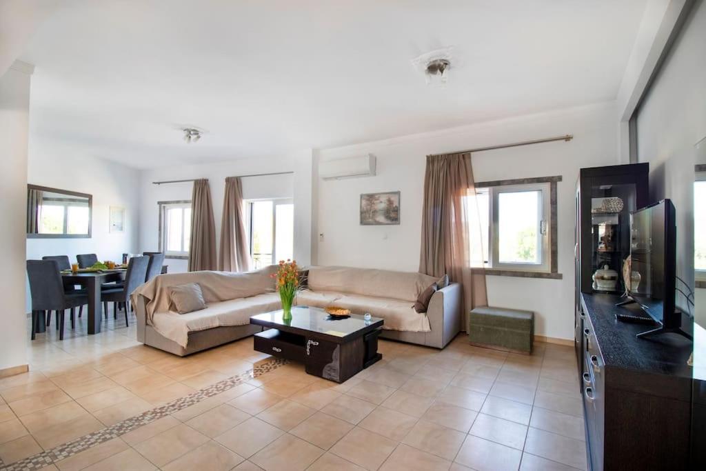 Family Home Next To City Hall Gazi Εξωτερικό φωτογραφία