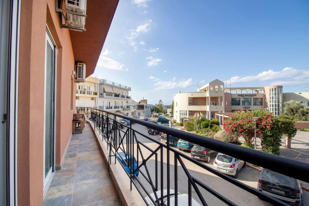 Family Home Next To City Hall Gazi Εξωτερικό φωτογραφία